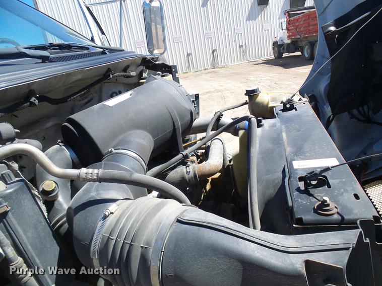 image for item DF7188 2005 Ford F650 Super Duty flatbed truck