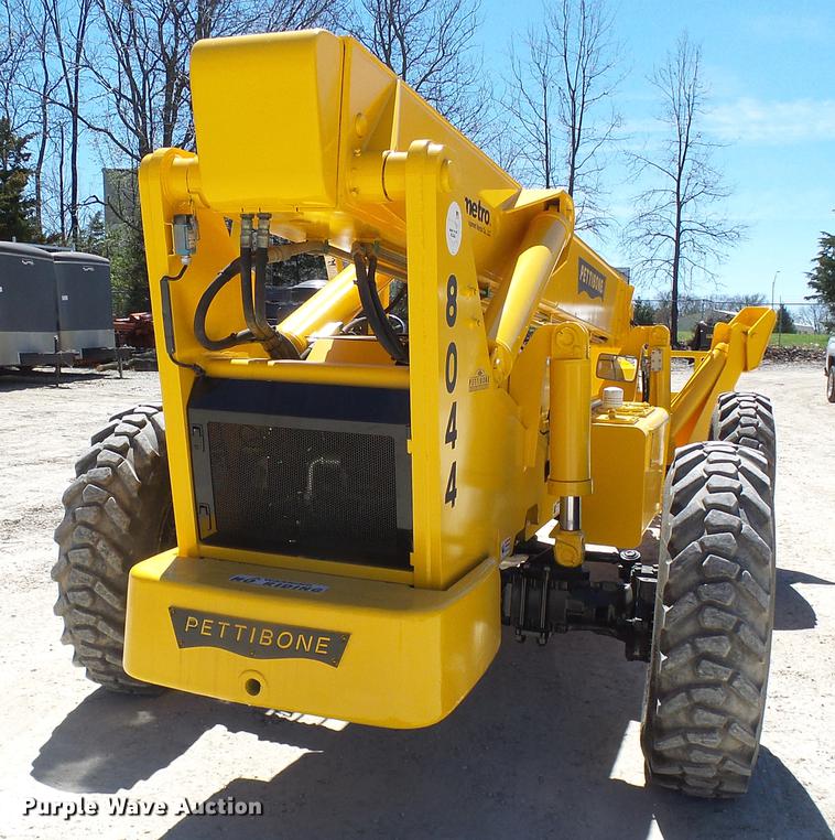image for item DF7189 Pettibone 8044 telehandler