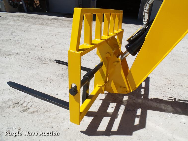 image for item DF7189 Pettibone 8044 telehandler