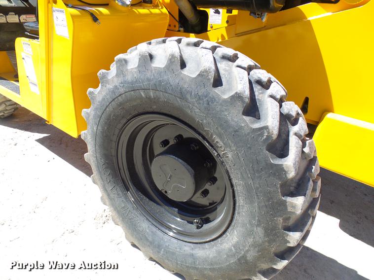 image for item DF7189 Pettibone 8044 telehandler