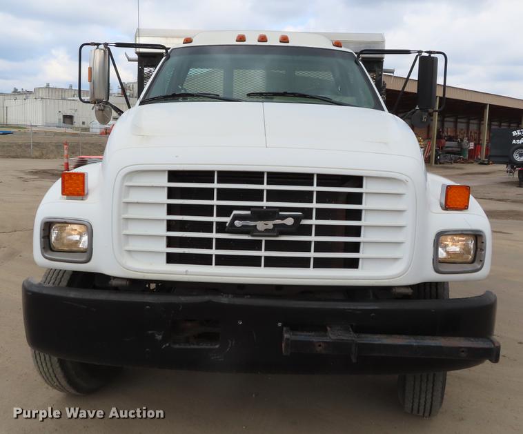 image for item DF7784 2000 Chevrolet C6500 dump flatbed truck