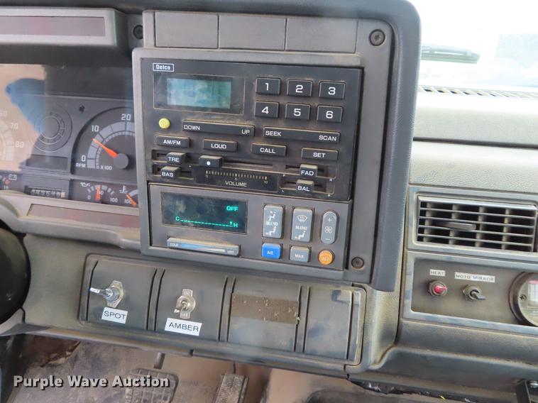 image for item DF7784 2000 Chevrolet C6500 dump flatbed truck