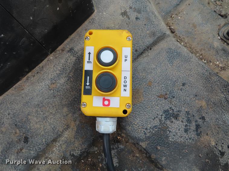 image for item DF7784 2000 Chevrolet C6500 dump flatbed truck