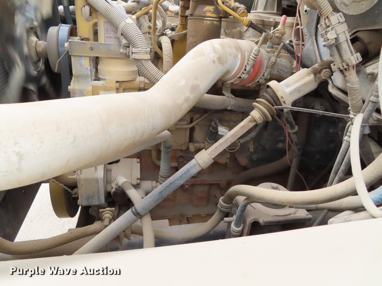 image for item DF7784 2000 Chevrolet C6500 dump flatbed truck