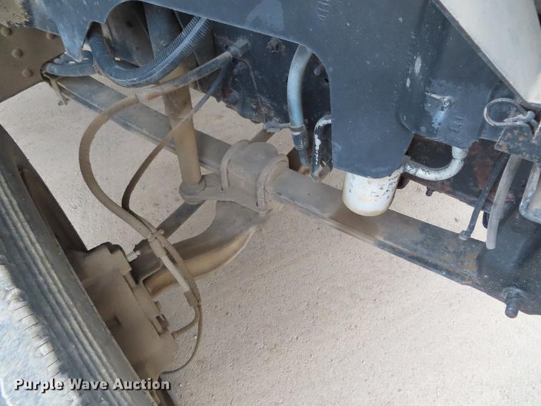 image for item DF7784 2000 Chevrolet C6500 dump flatbed truck