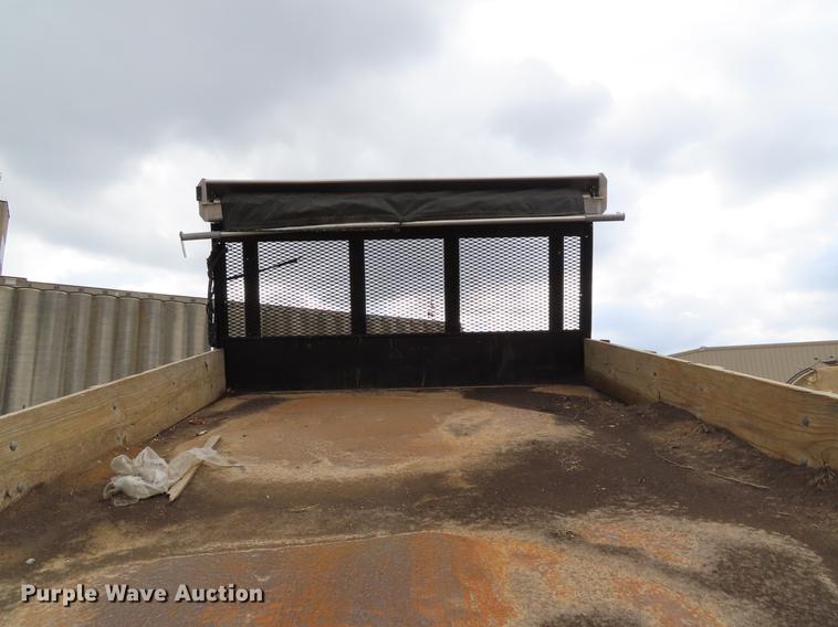 image for item DF7784 2000 Chevrolet C6500 dump flatbed truck