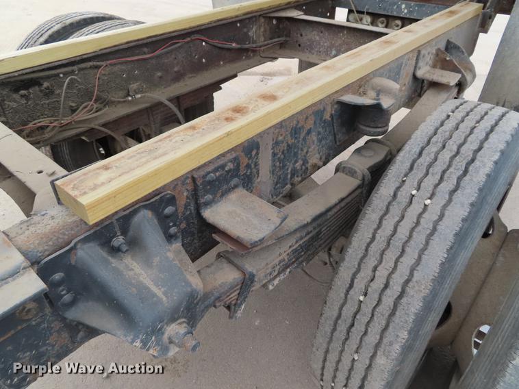 image for item DF7784 2000 Chevrolet C6500 dump flatbed truck