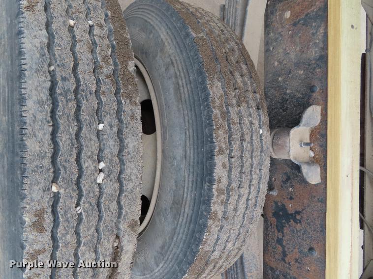 image for item DF7784 2000 Chevrolet C6500 dump flatbed truck