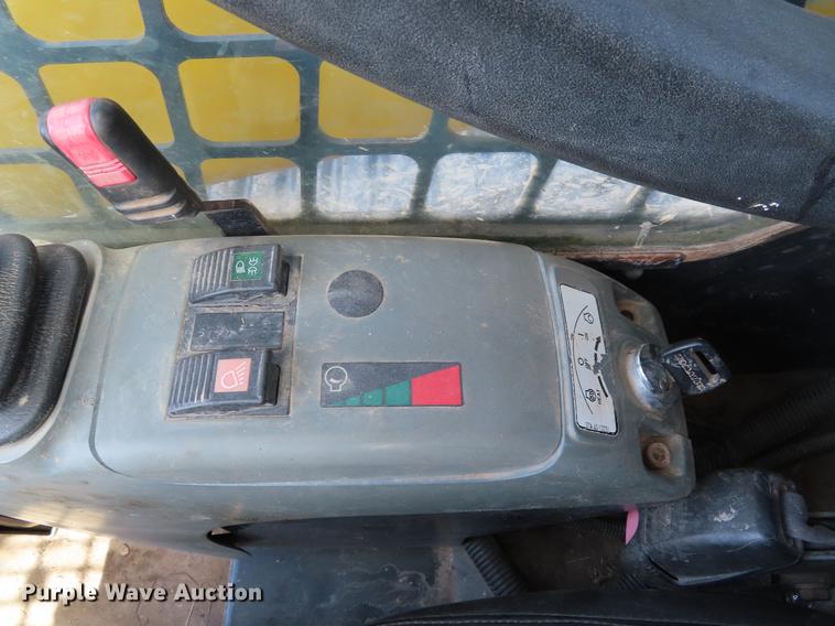 image for item DF7809 2007 Komatsu CK35-1 skid steer