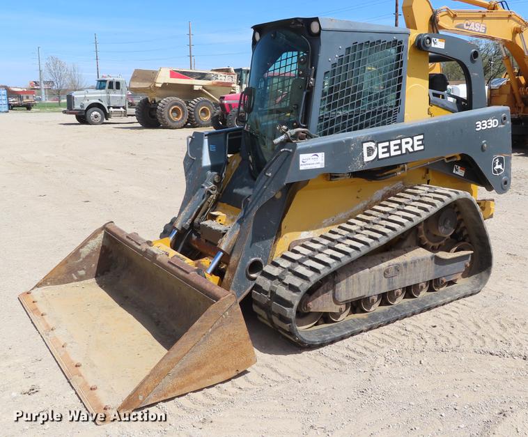 image for item DF7810 2010 John Deere 333D skid steer