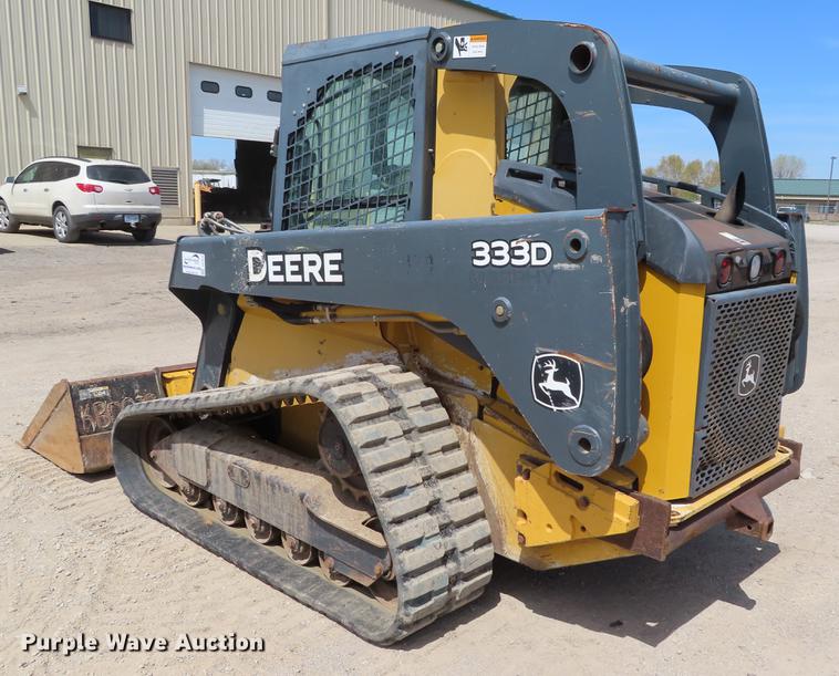 image for item DF7810 2010 John Deere 333D skid steer