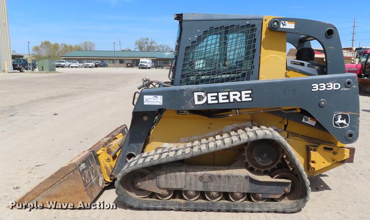 image for item DF7810 2010 John Deere 333D skid steer