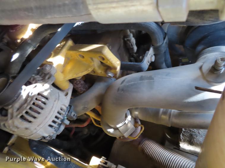 image for item DF7810 2010 John Deere 333D skid steer