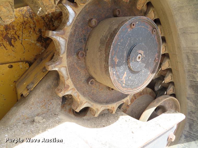 image for item DF7810 2010 John Deere 333D skid steer