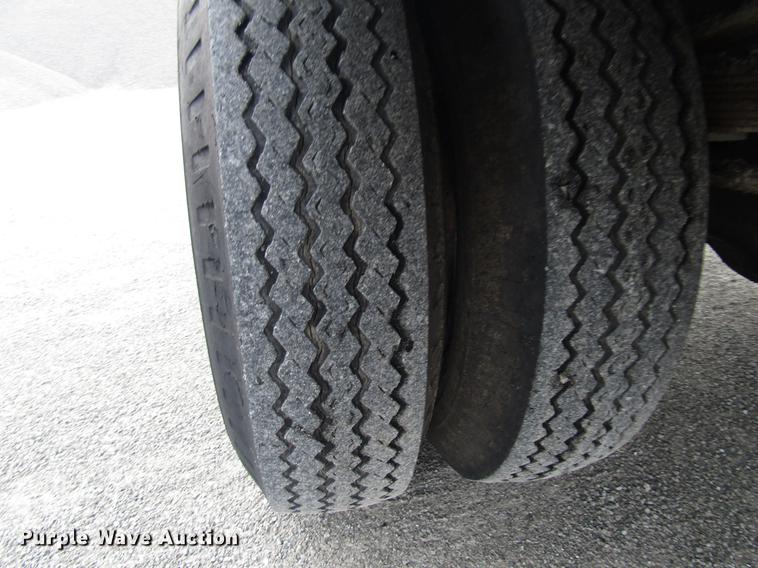 image for item DF7933 1984 Ford B700 oil distribution truck