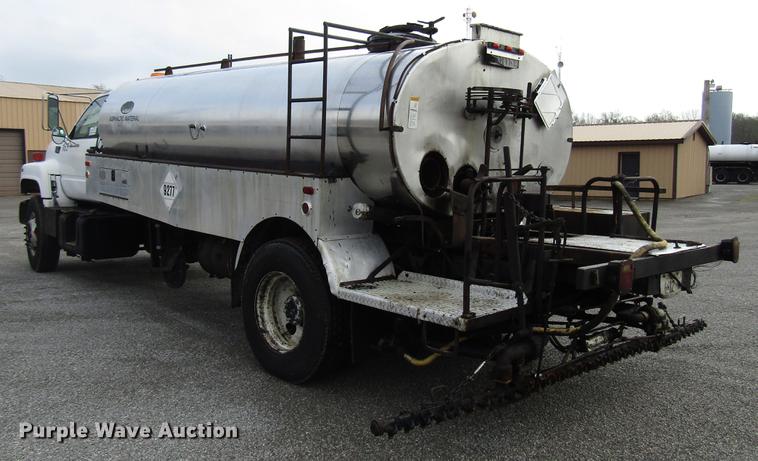 image for item DF7934 1997 GMC C7500 oil distribution truck