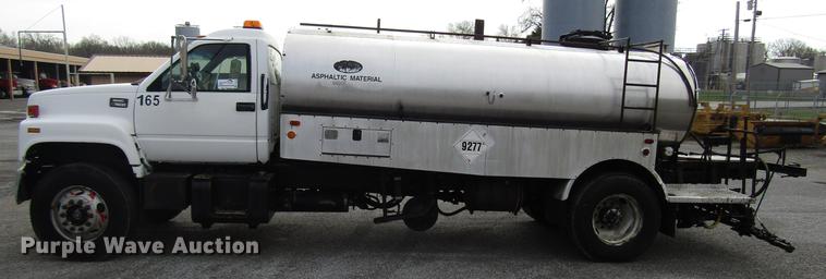 image for item DF7934 1997 GMC C7500 oil distribution truck