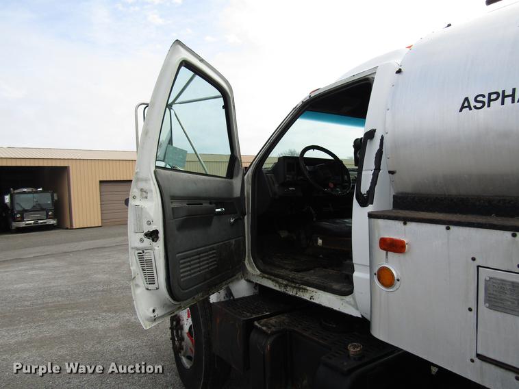 image for item DF7934 1997 GMC C7500 oil distribution truck