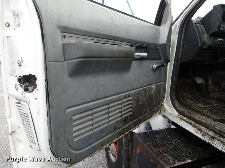 image for item DF7934 1997 GMC C7500 oil distribution truck