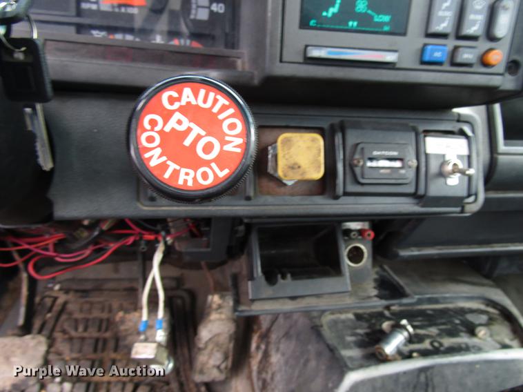 image for item DF7934 1997 GMC C7500 oil distribution truck