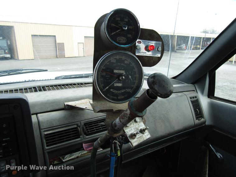 image for item DF7934 1997 GMC C7500 oil distribution truck