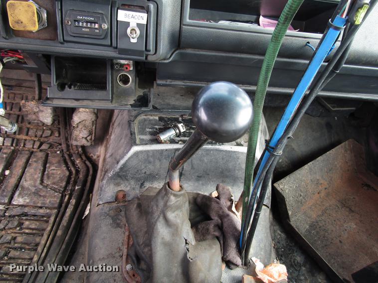 image for item DF7934 1997 GMC C7500 oil distribution truck