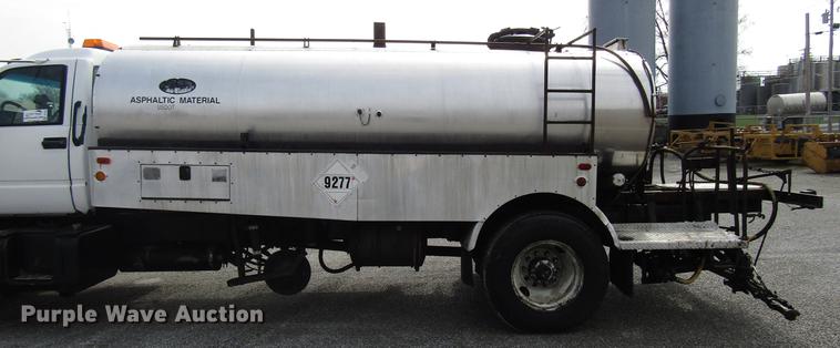 image for item DF7934 1997 GMC C7500 oil distribution truck