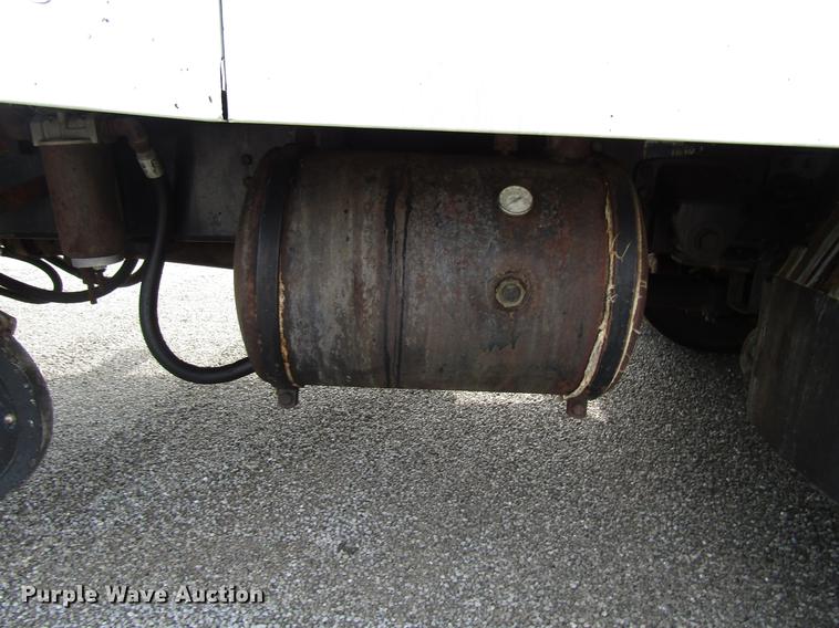 image for item DF7934 1997 GMC C7500 oil distribution truck