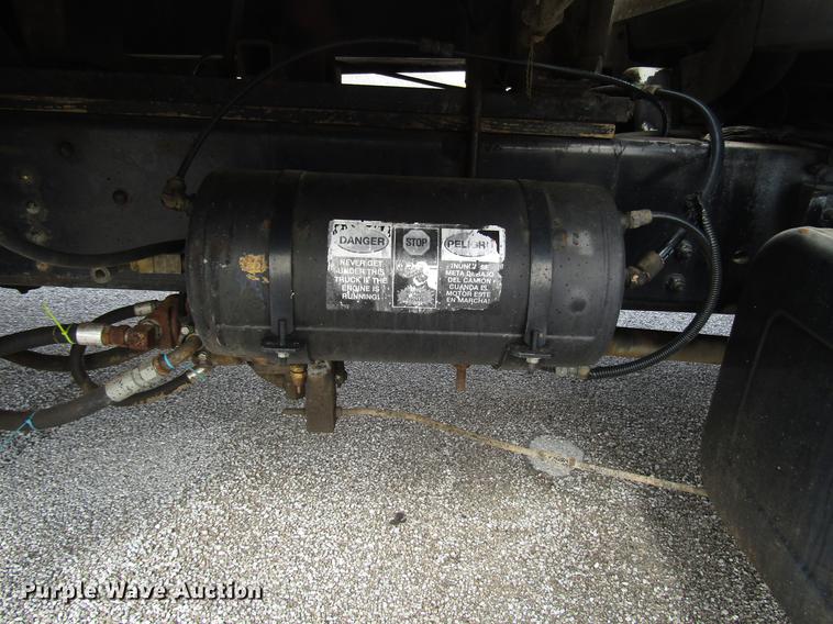 image for item DF7934 1997 GMC C7500 oil distribution truck