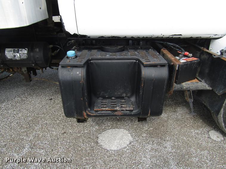 image for item DF7934 1997 GMC C7500 oil distribution truck