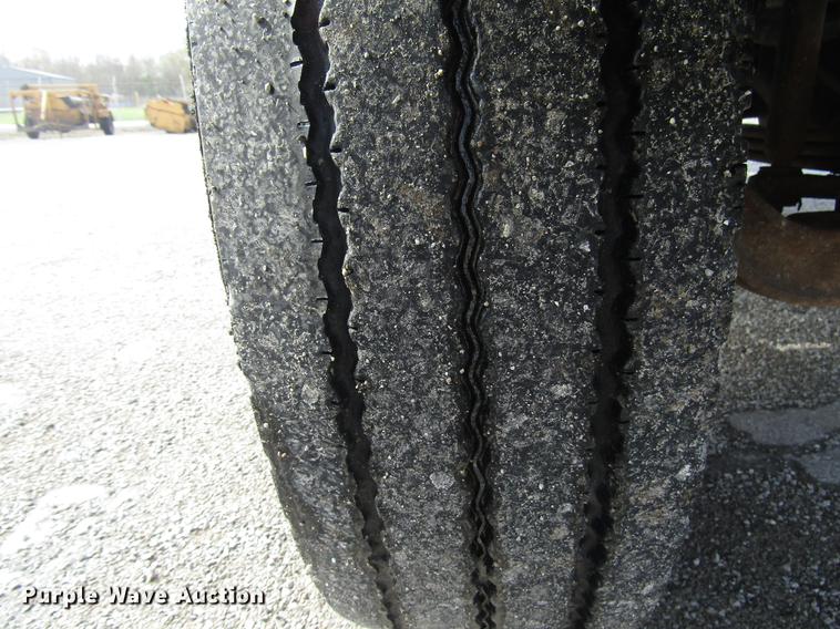 image for item DF7934 1997 GMC C7500 oil distribution truck