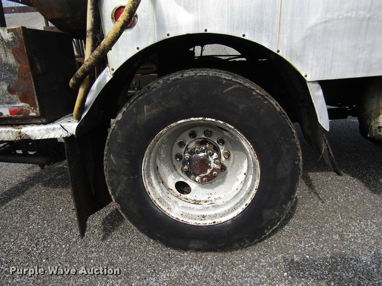 image for item DF7934 1997 GMC C7500 oil distribution truck