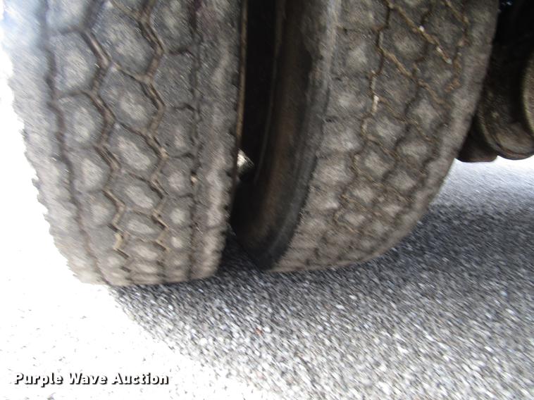 image for item DF7934 1997 GMC C7500 oil distribution truck