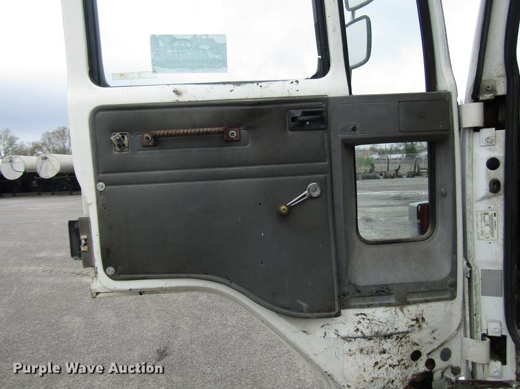 image for item DF7935 1988 Ford CF8000 oil distribution truck