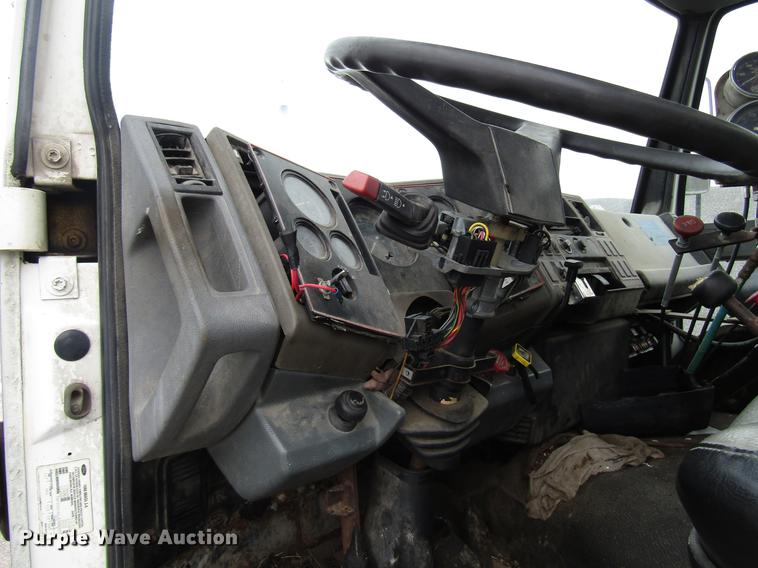 image for item DF7935 1988 Ford CF8000 oil distribution truck