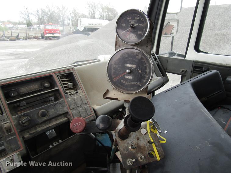 image for item DF7935 1988 Ford CF8000 oil distribution truck