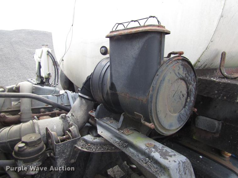 image for item DF7935 1988 Ford CF8000 oil distribution truck