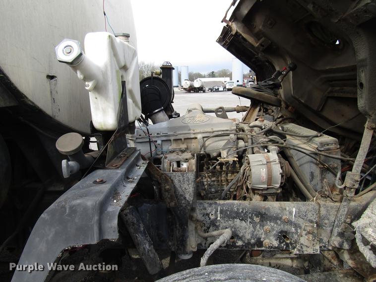 image for item DF7935 1988 Ford CF8000 oil distribution truck