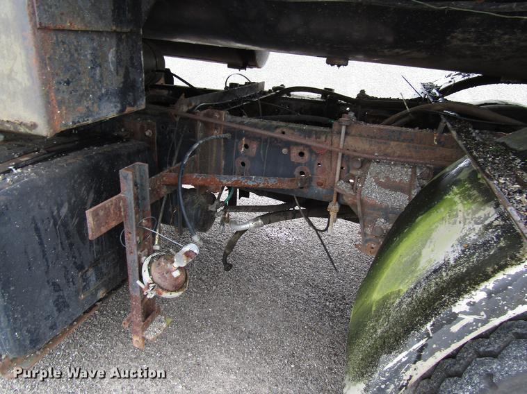 image for item DF7935 1988 Ford CF8000 oil distribution truck