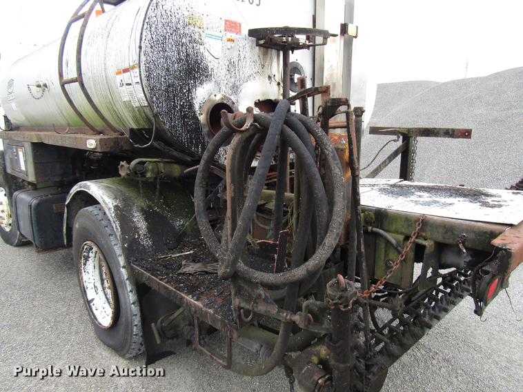 image for item DF7935 1988 Ford CF8000 oil distribution truck