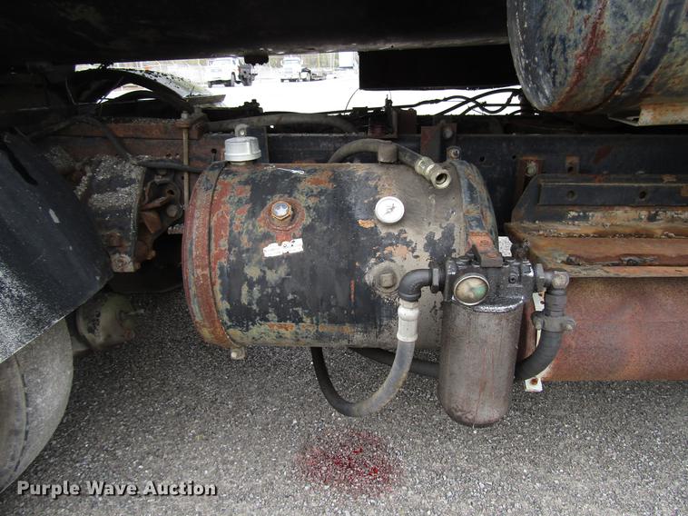 image for item DF7935 1988 Ford CF8000 oil distribution truck