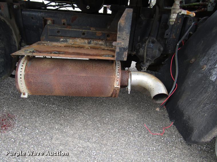 image for item DF7935 1988 Ford CF8000 oil distribution truck