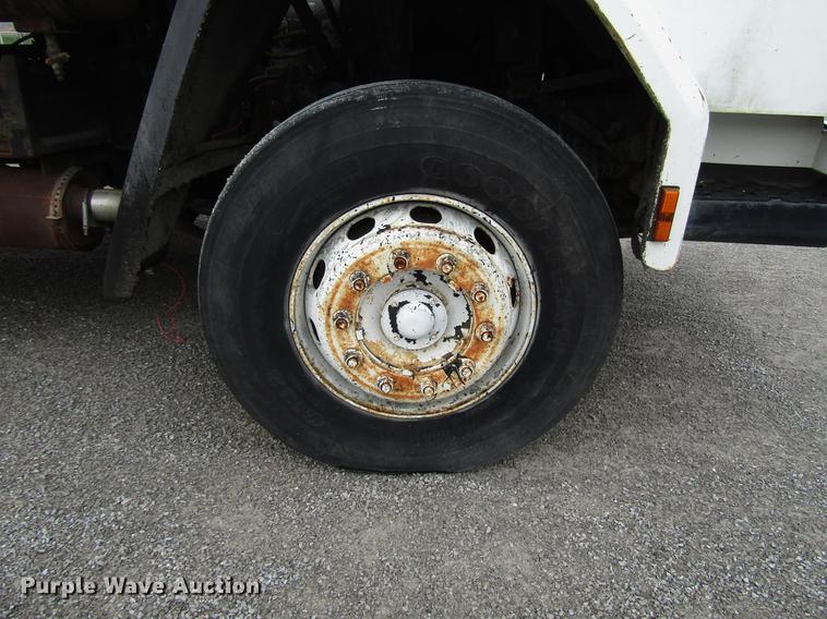 image for item DF7935 1988 Ford CF8000 oil distribution truck