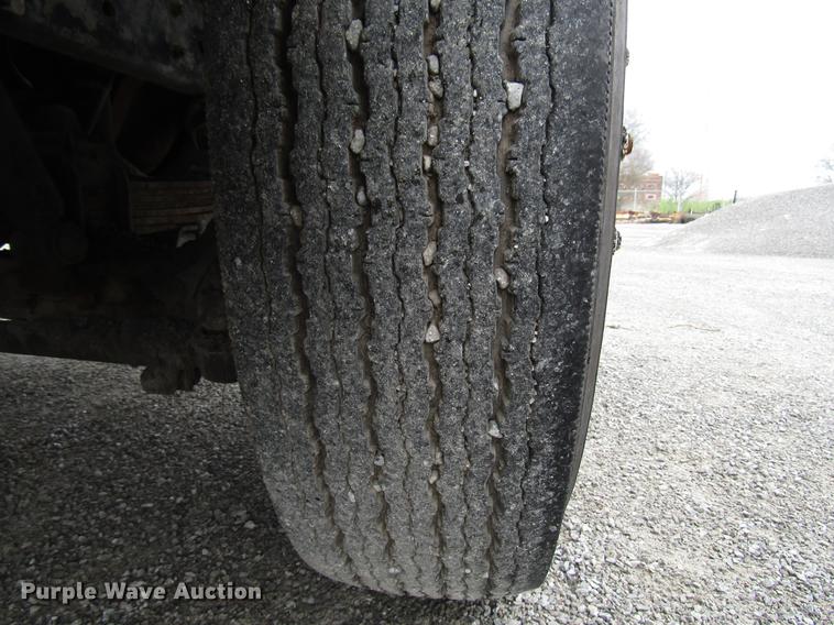 image for item DF7935 1988 Ford CF8000 oil distribution truck