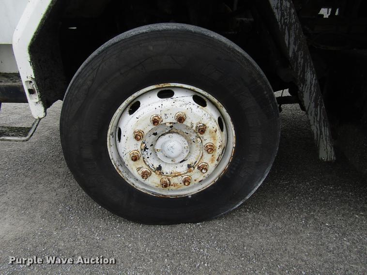 image for item DF7935 1988 Ford CF8000 oil distribution truck