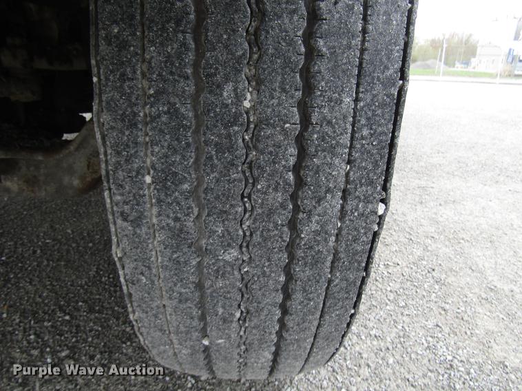 image for item DF7935 1988 Ford CF8000 oil distribution truck