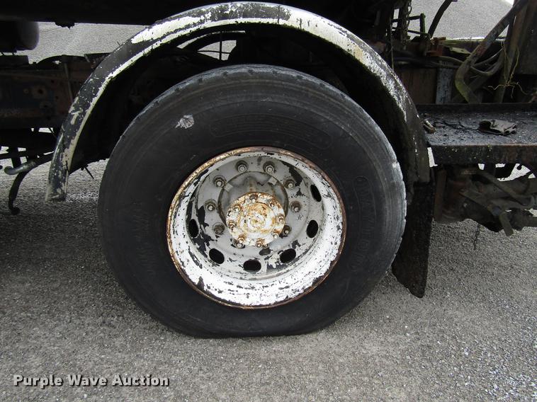 image for item DF7935 1988 Ford CF8000 oil distribution truck