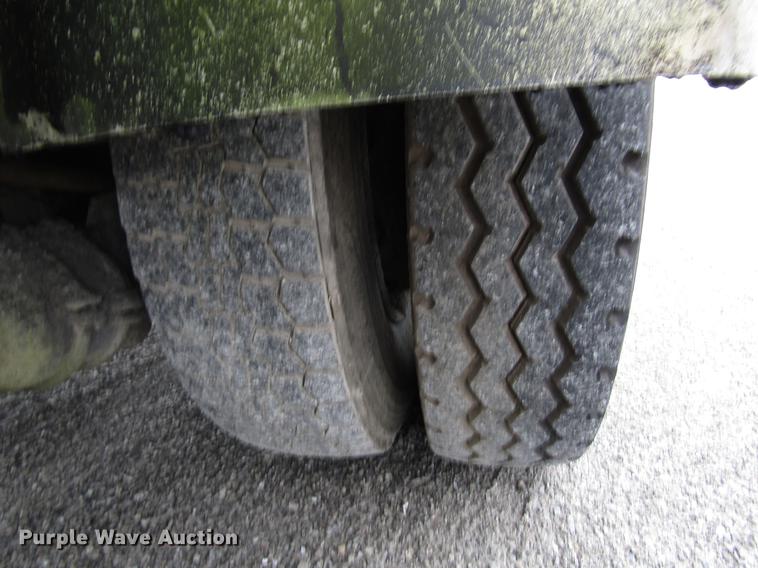 image for item DF7935 1988 Ford CF8000 oil distribution truck