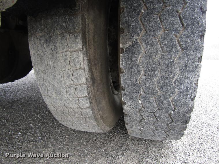 image for item DF7935 1988 Ford CF8000 oil distribution truck