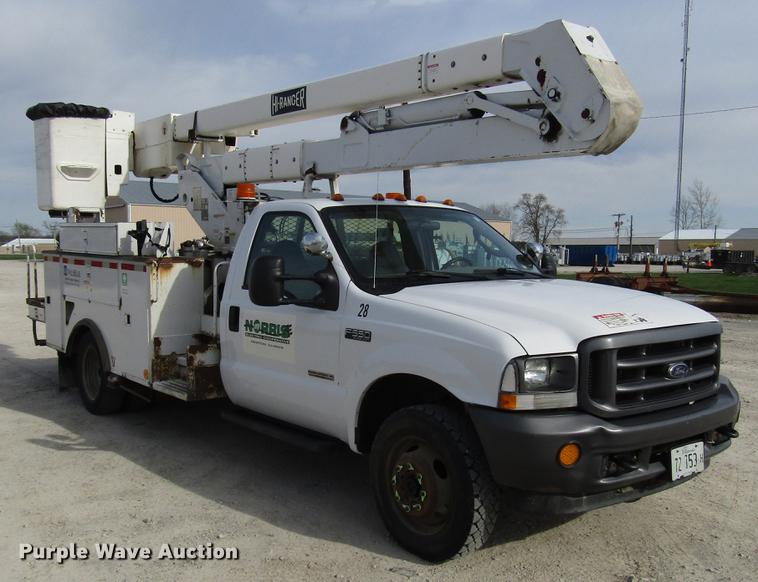 image for item DF7945 2004 Ford F550 Super Duty bucket truck